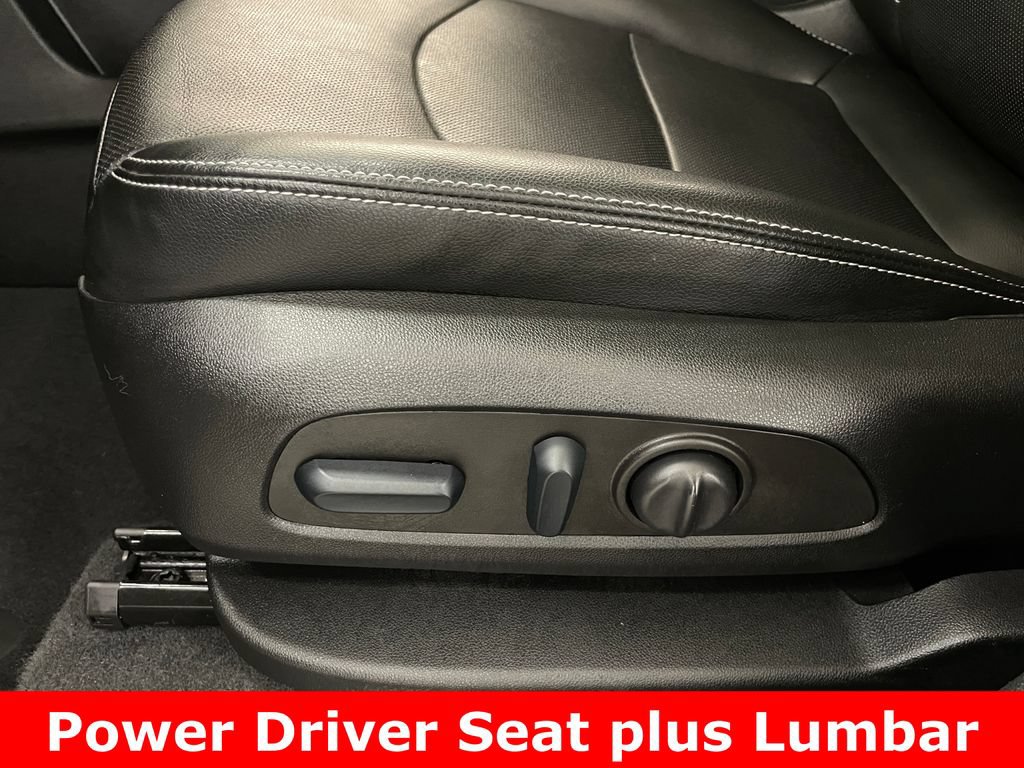 Used 2022 GMC Terrain SLT w/ Infotainment Package II AWD/4WD image 11