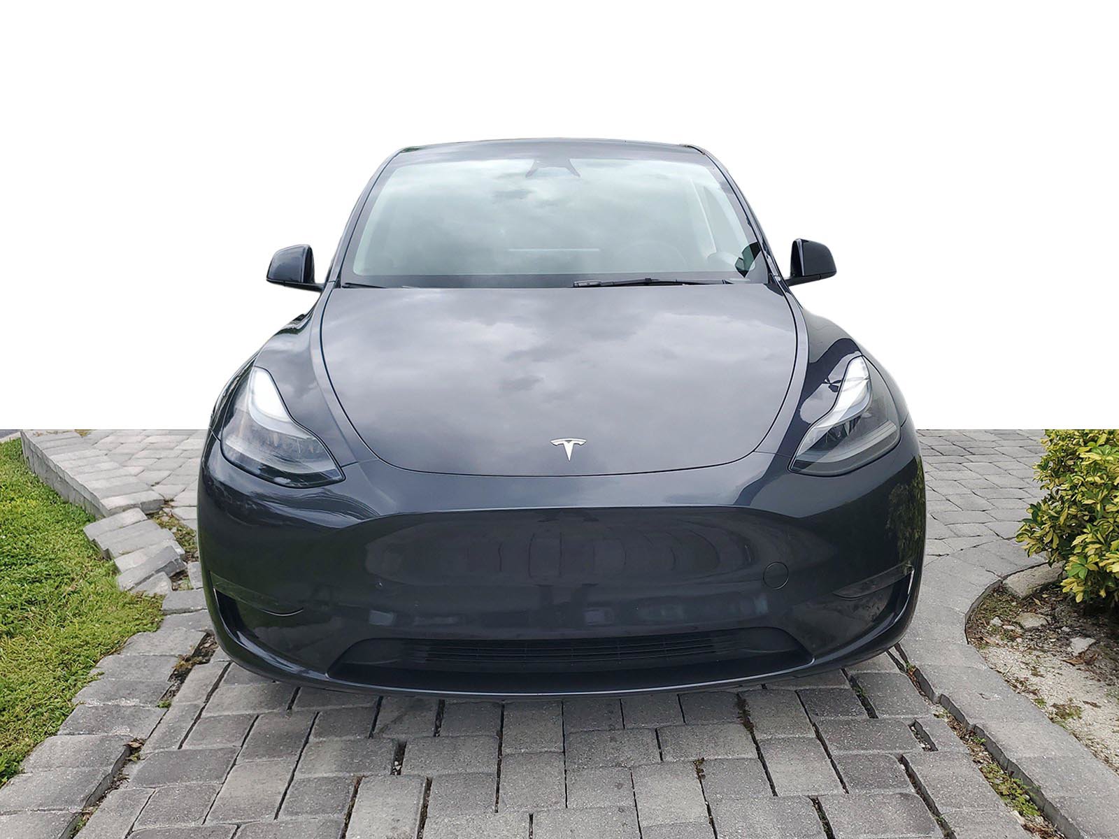 Used 2024 Tesla Model Y Long Range RWD image 2