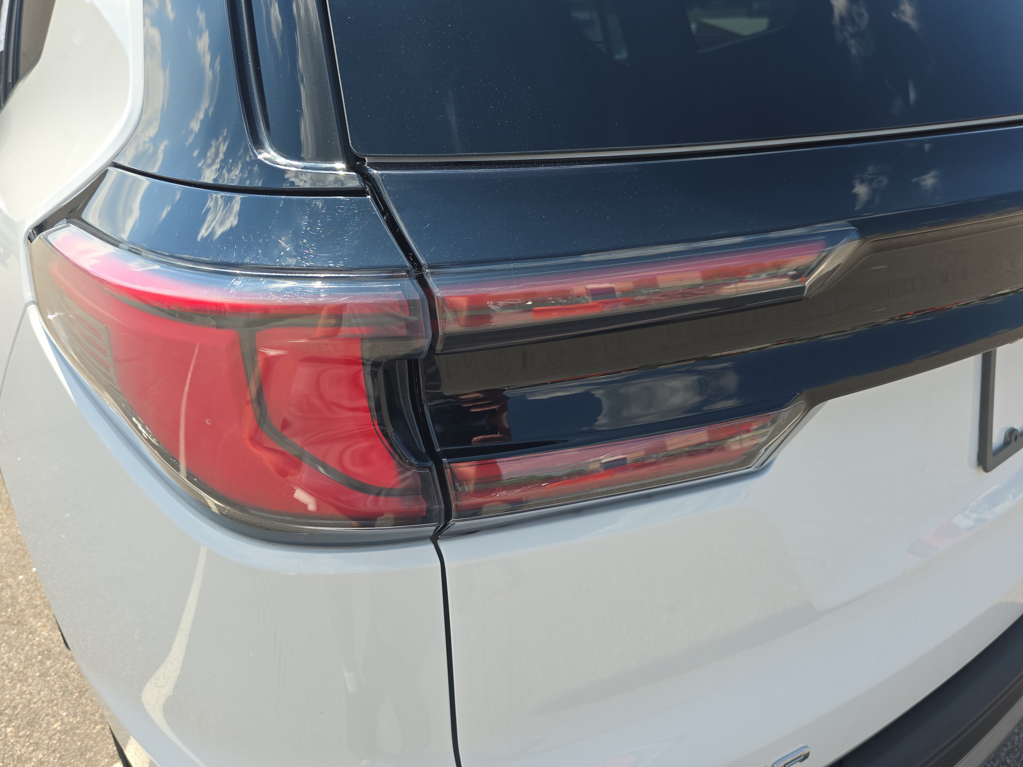 Used 2025 GMC Acadia Elevation w/ Elevation Premium Package FWD image 35