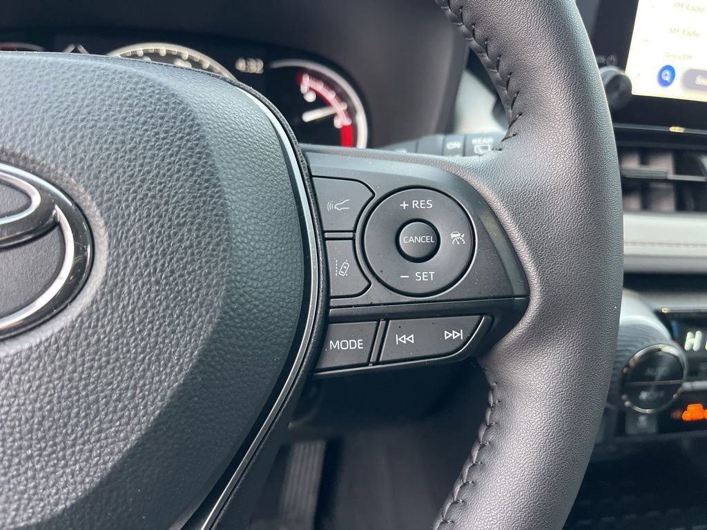 Used 2025 Toyota RAV4 XLE image 18