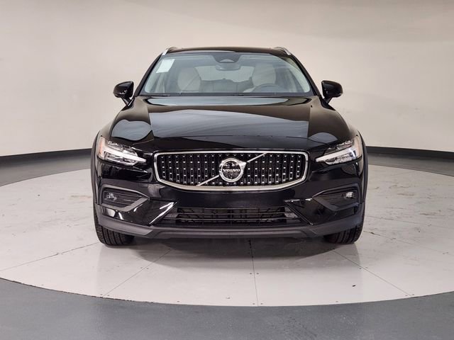 New 2026 Volvo V60 B5 Cross Country Plus w/ Protection Package Premier image 9