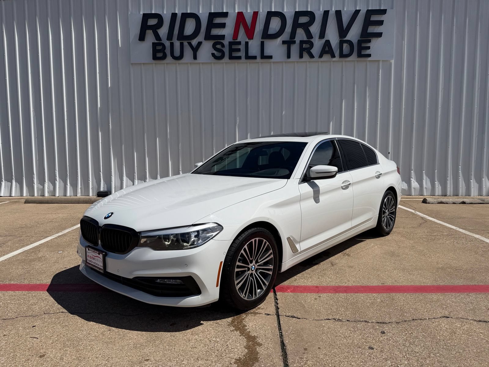 Used 2017 BMW 530i w/ Driving Assistance Package RWD image 1