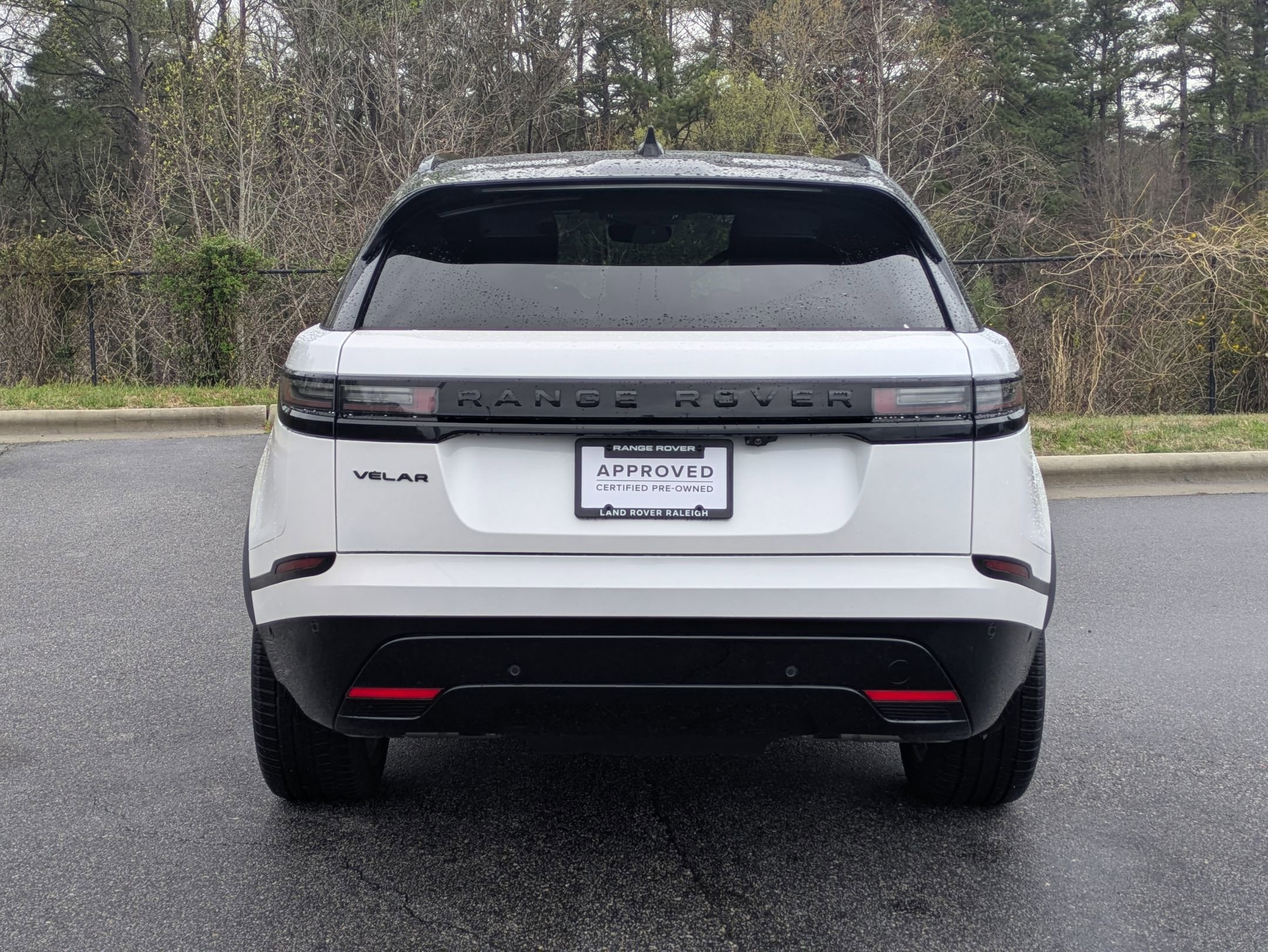 Certified 2026 Land Rover Range Rover Velar Dynamic SE image 6