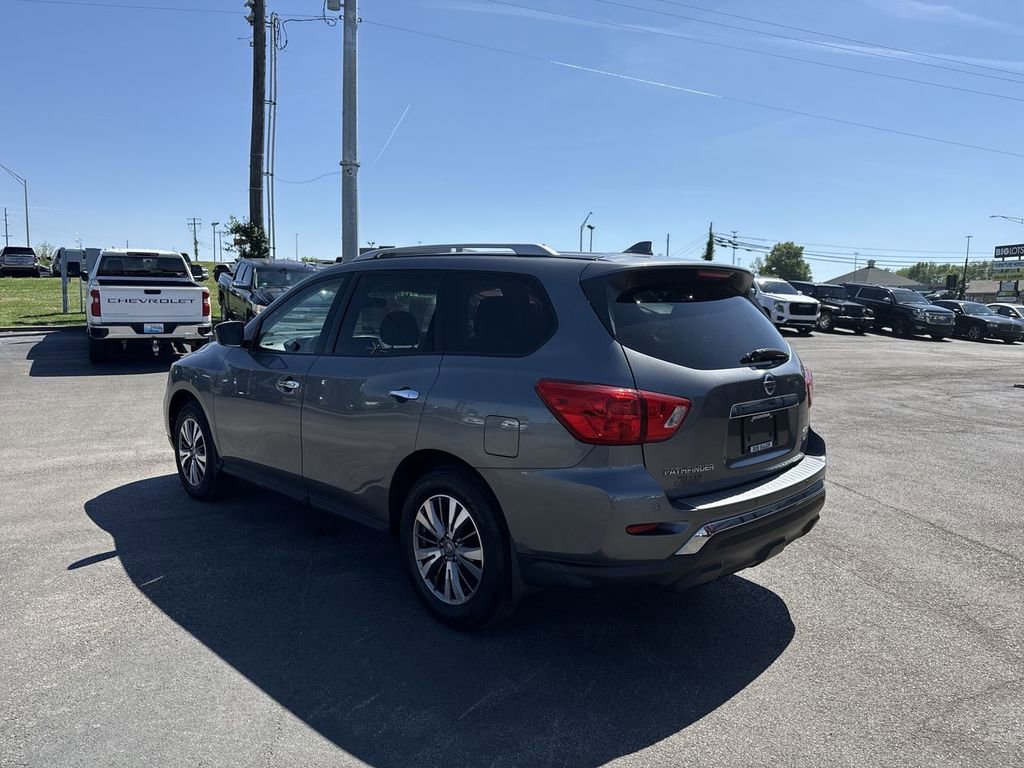 Used 2020 Nissan Pathfinder SV image 12