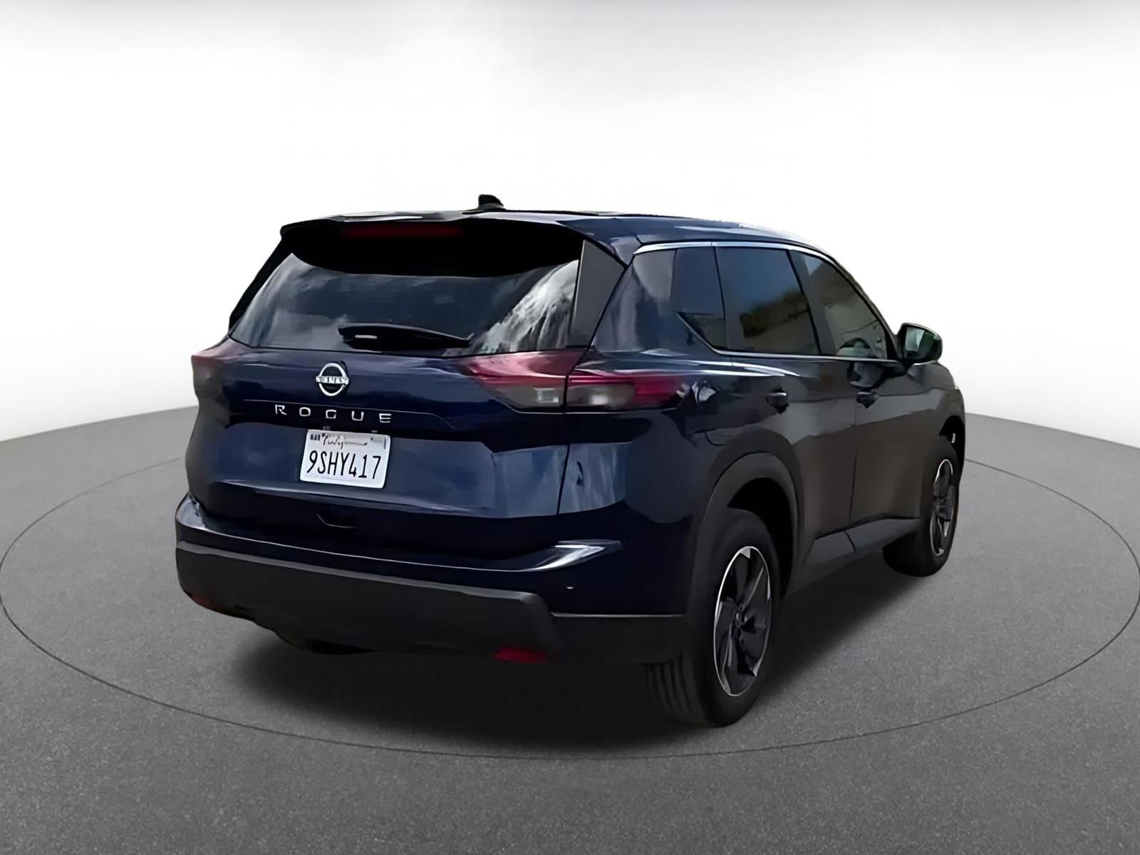 Used 2025 Nissan Rogue SV FWD image 14