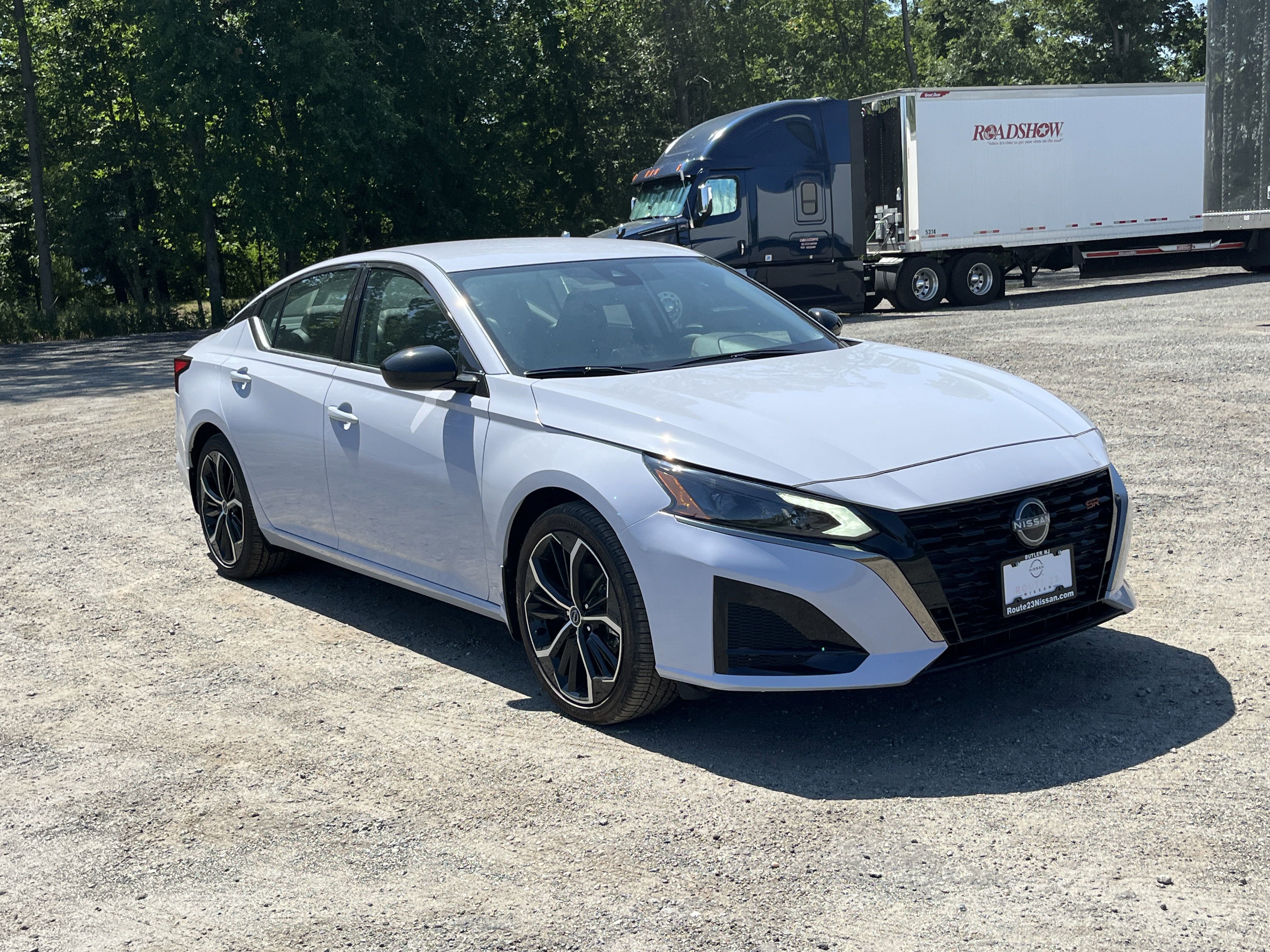 New 2025 Nissan Altima 2.5 SR image 3