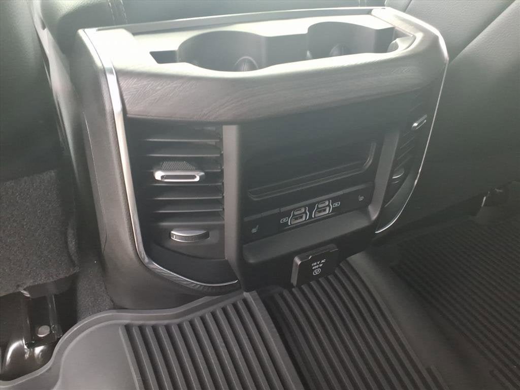 New 2026 RAM 2500 Laramie AWD/4WD image 10