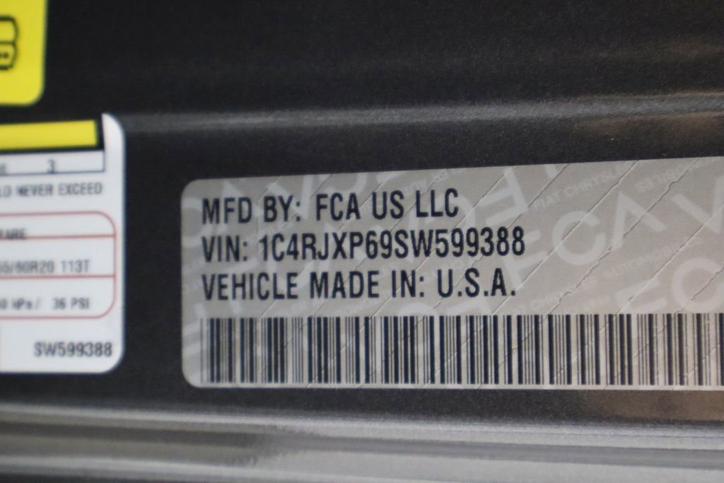 Used 2025 Jeep Wrangler Unlimited Sahara w/ Safety Group image 41