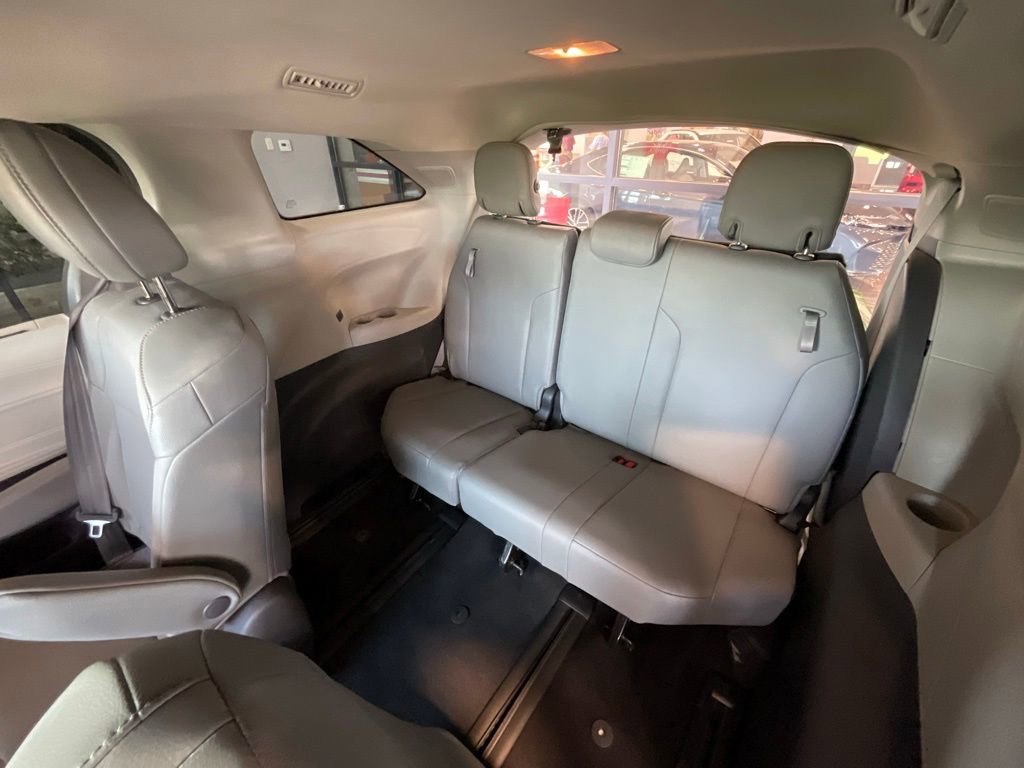 Used 2021 Toyota Sienna XLE w/ XLE Plus Package image 24