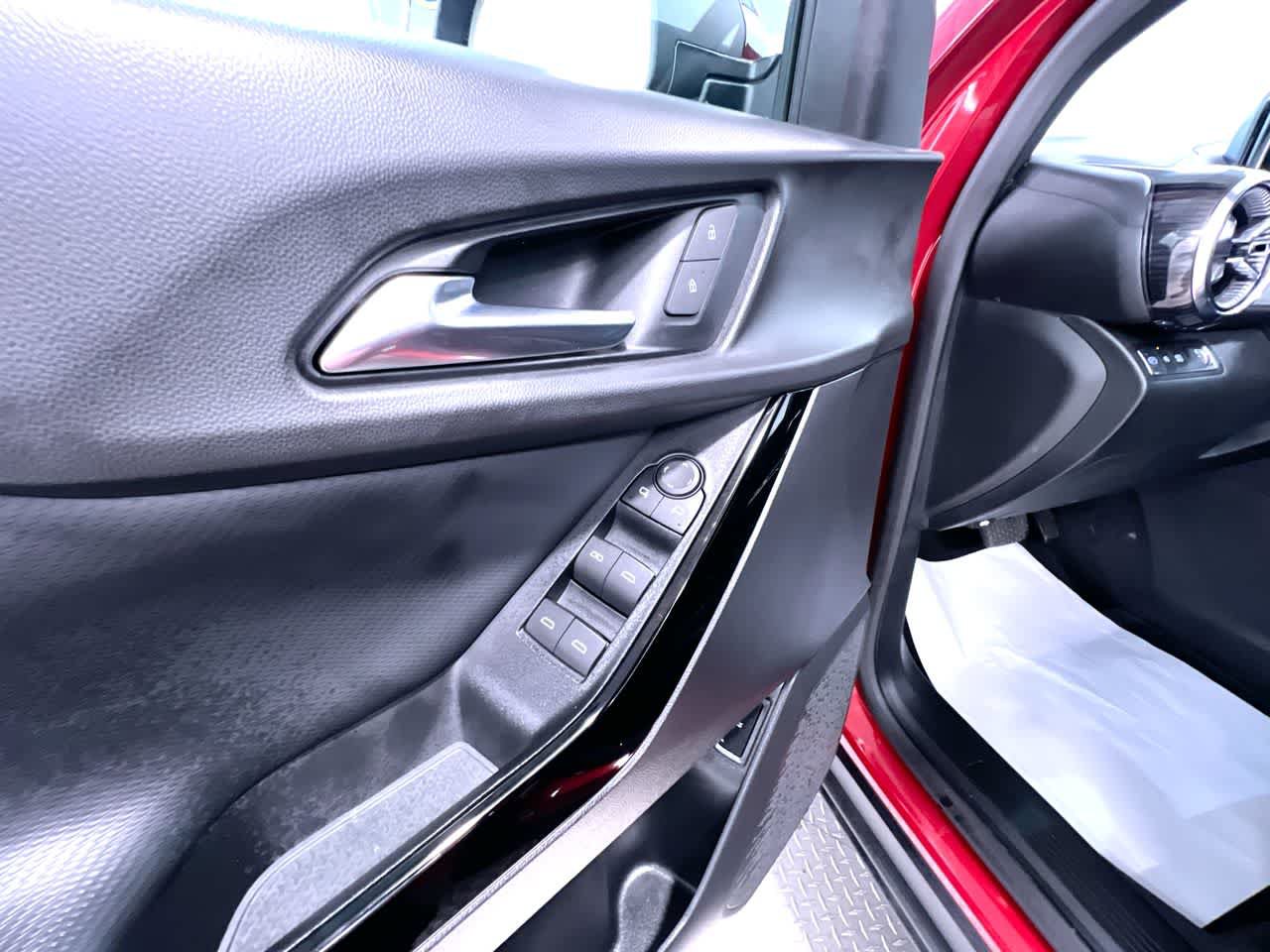 Used 2025 Chevrolet Equinox LT w/ Convenience Package II FWD image 12