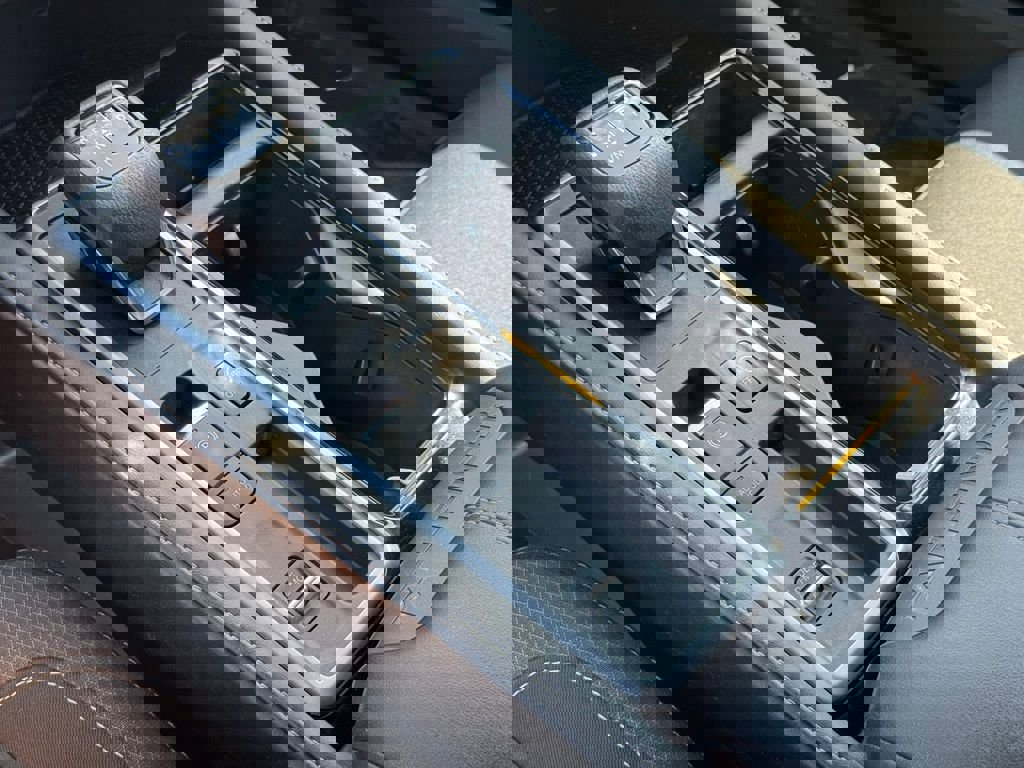 Used 2024 Nissan Pathfinder SV image 35