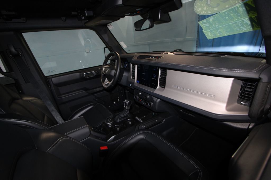 Used 2025 Ford Bronco Outer Banks image 19