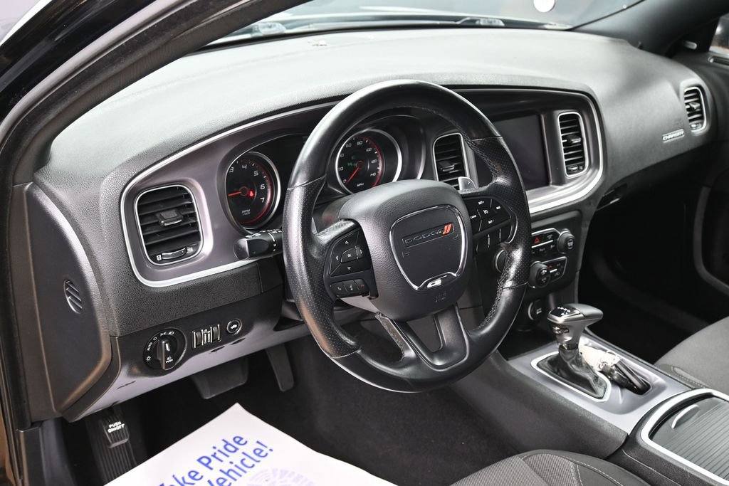Used 2019 Dodge Charger SXT AWD/4WD image 18
