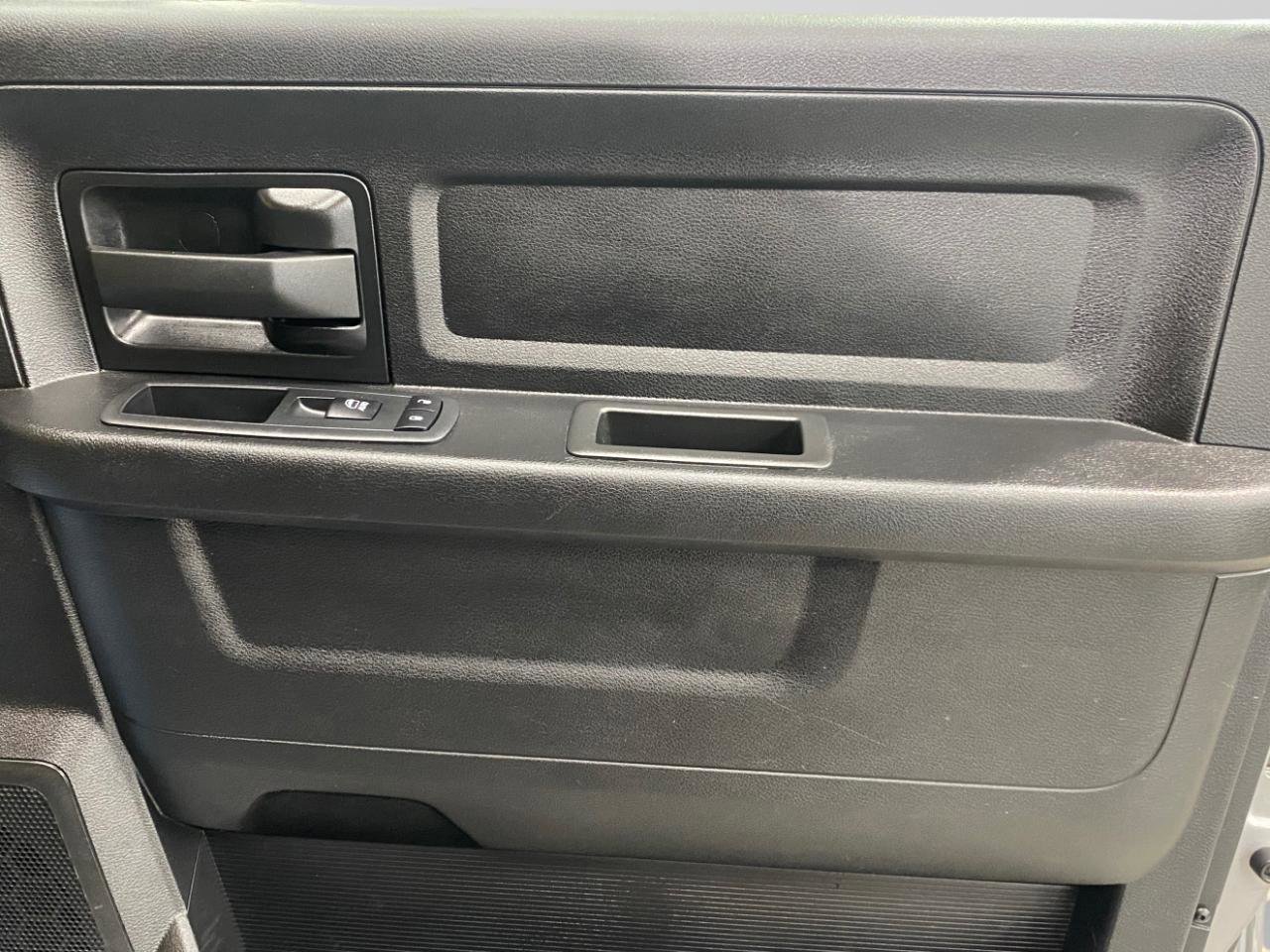 Used 2022 RAM 2500 Tradesman w/ Chrome Appearance Group image 27