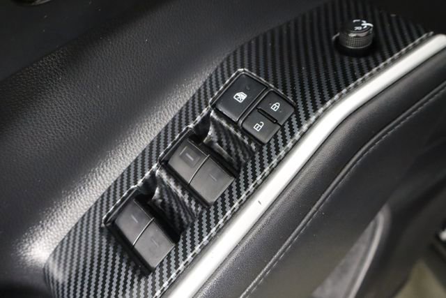 Used 2022 Toyota Highlander XLE FWD image 22