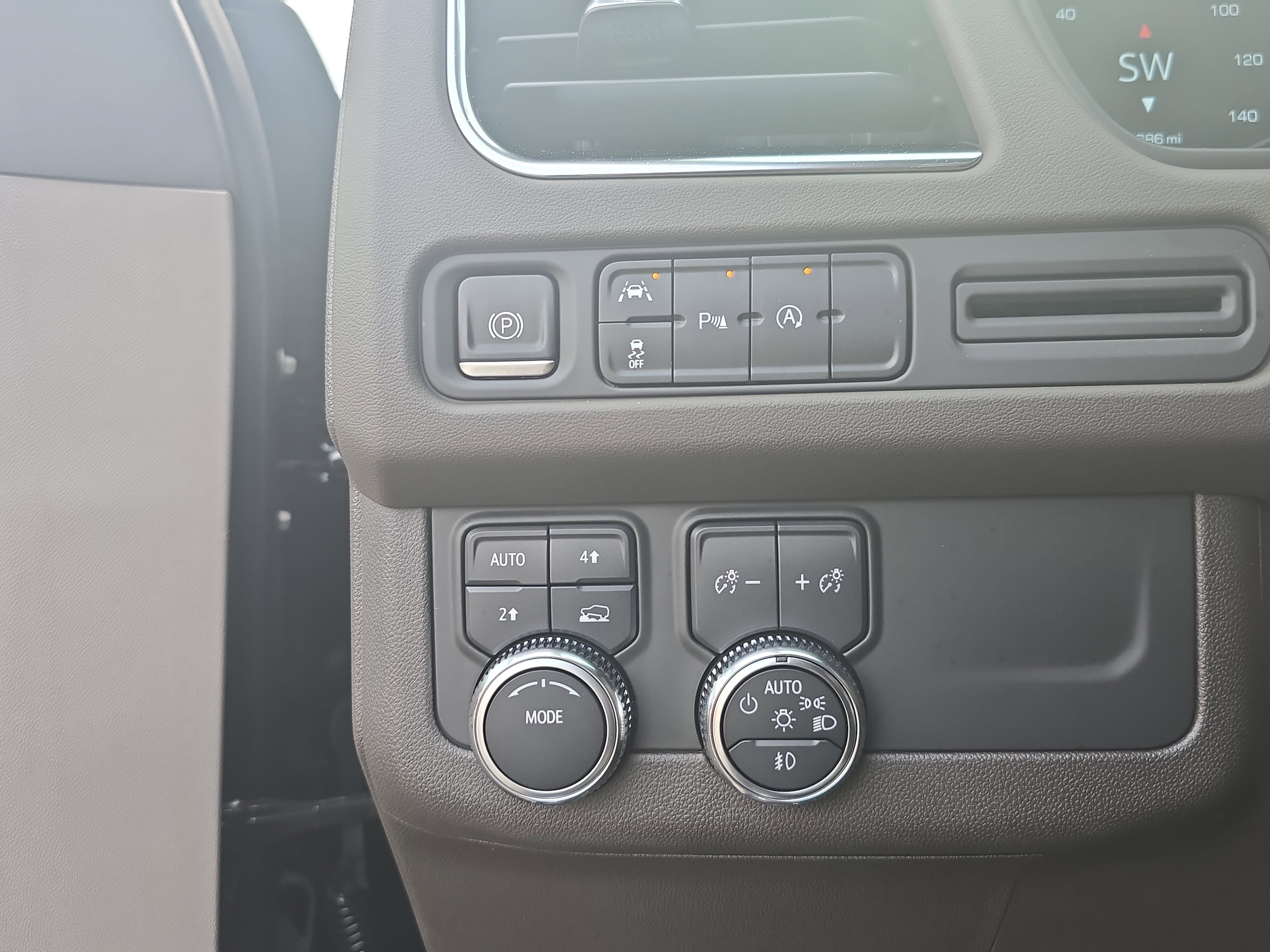 Used 2023 GMC Yukon SLT image 26