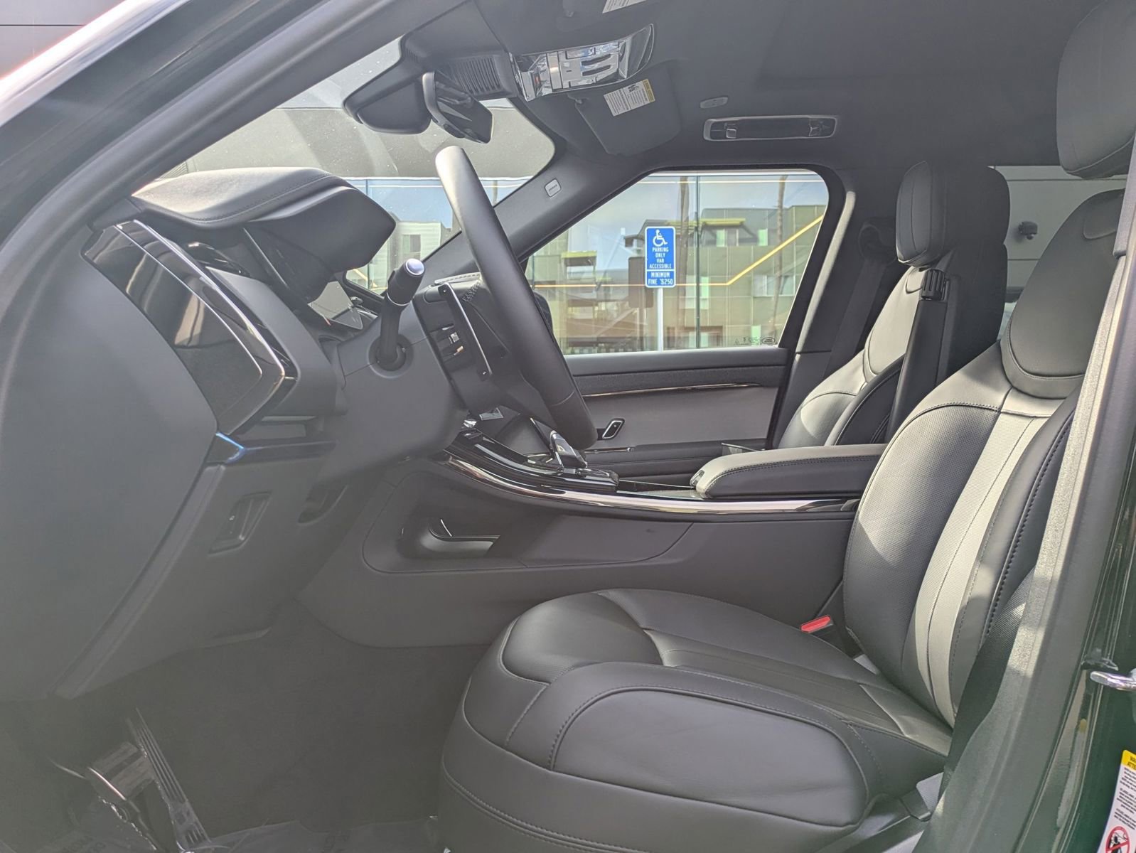 New 2026 Land Rover Range Rover Sport Dynamic SE AWD/4WD image 15