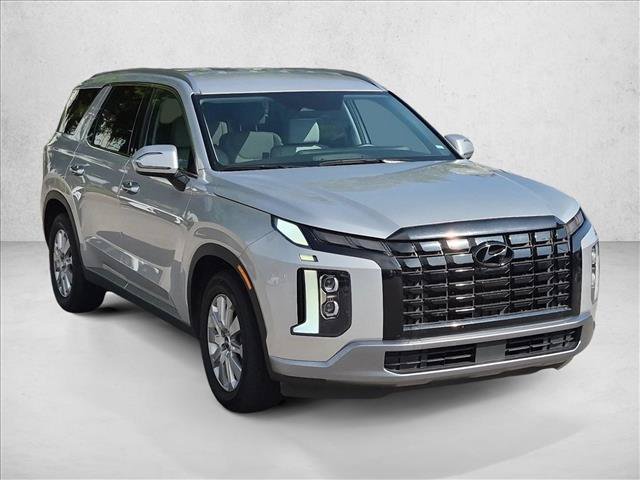 Used 2024 Hyundai Palisade SEL FWD image 3