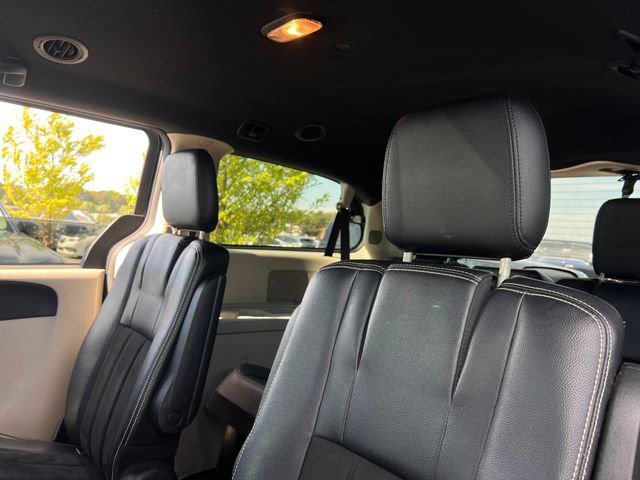 Used 2019 Dodge Grand Caravan SXT FWD image 18