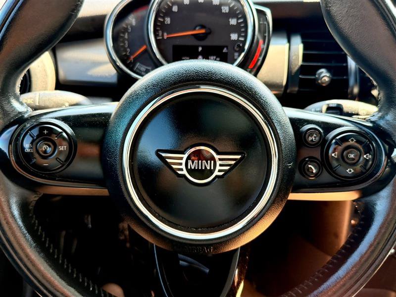 Used 2021 MINI Cooper 4-Door Hardtop FWD image 19