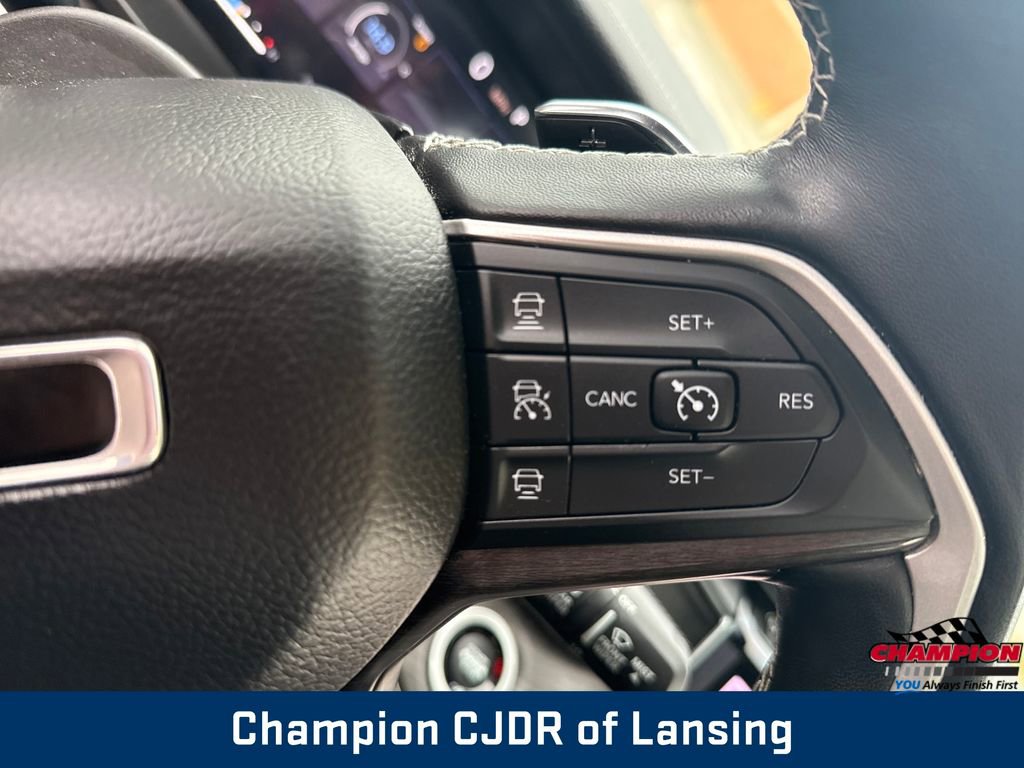 Used 2022 Jeep Grand Cherokee Limited image 41