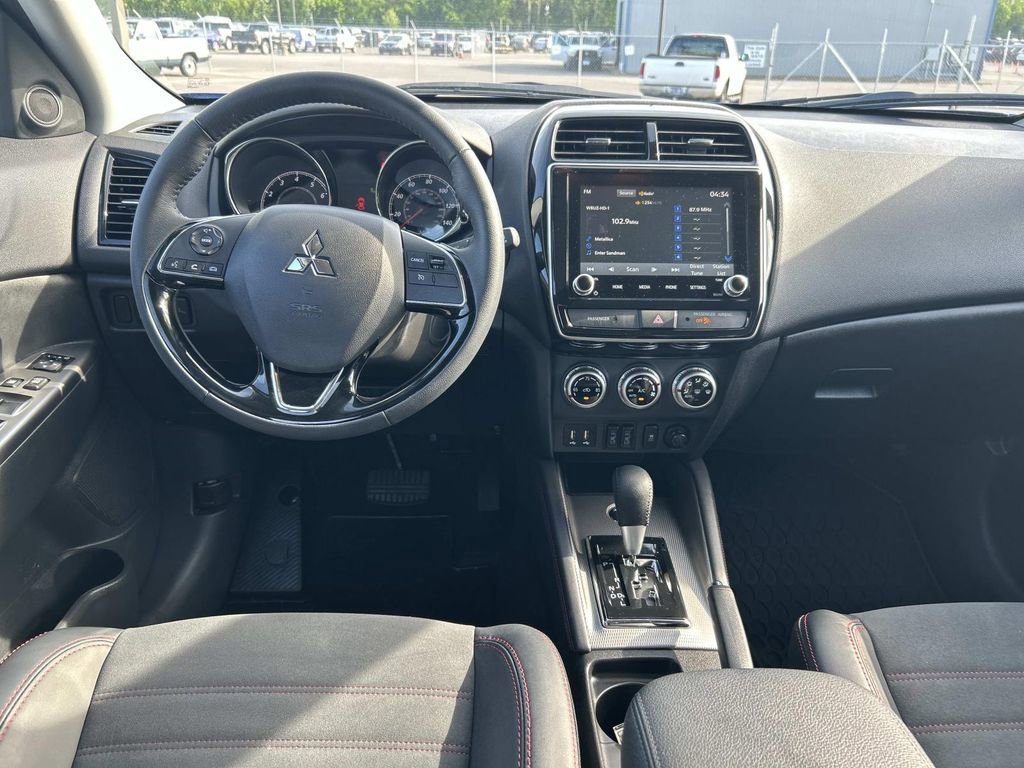 Used 2024 Mitsubishi Outlander Sport SE AWD/4WD image 17