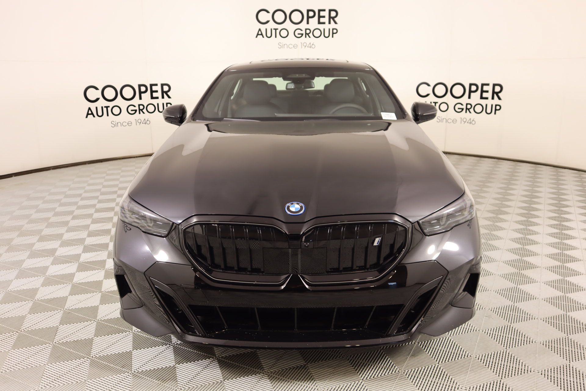 New 2026 BMW i5 eDrive40 w/ M Sport Package AWD/4WD image 9