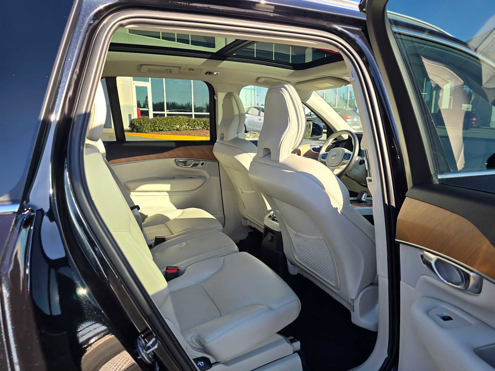 Used 2022 Volvo XC90 T8 Inscription Expression image 14