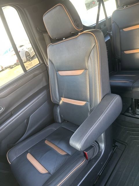 Used 2022 GMC Yukon XL AT4 image 21