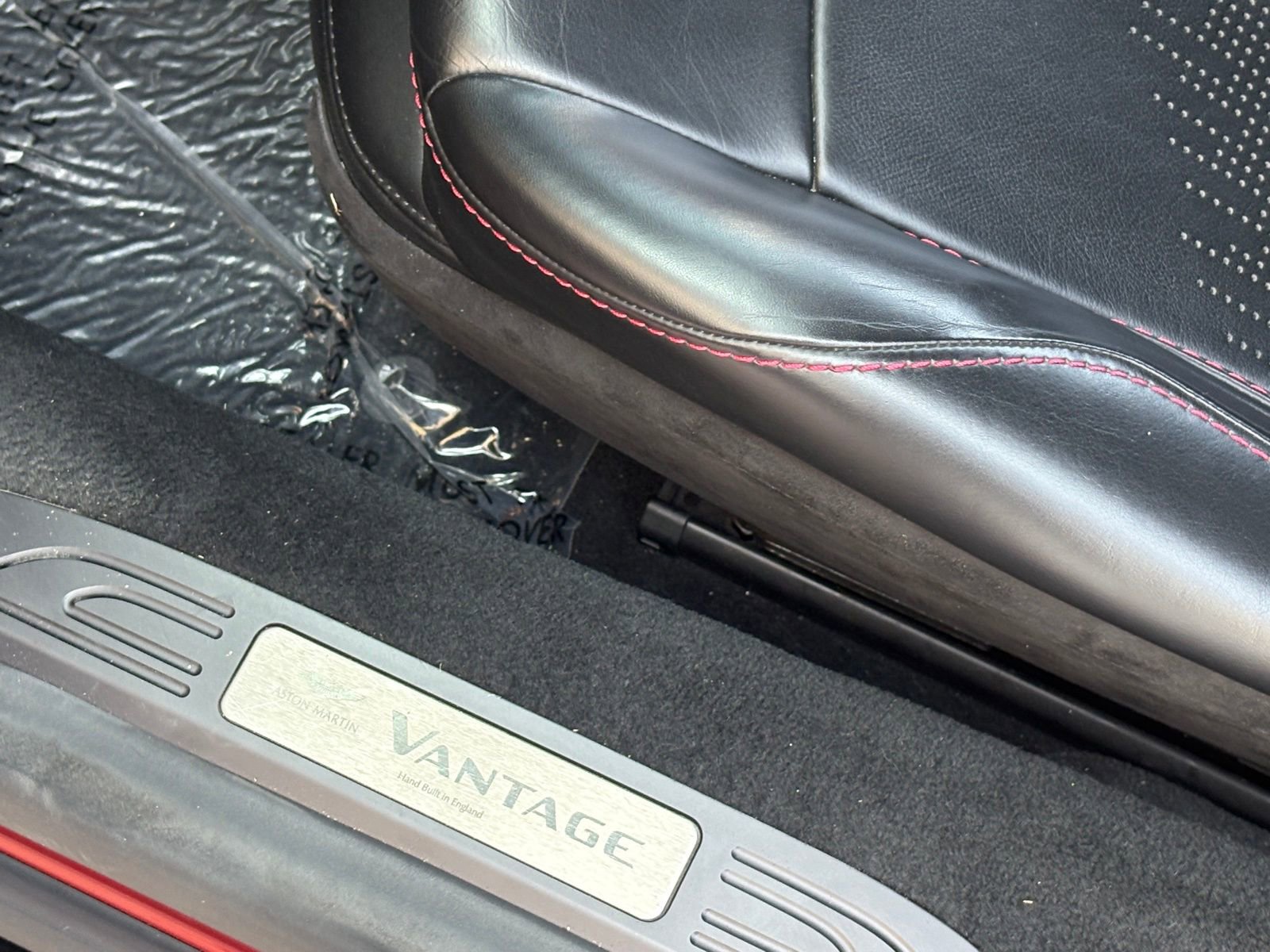 Used 2019 Aston Martin V8 Vantage Coupe RWD image 34