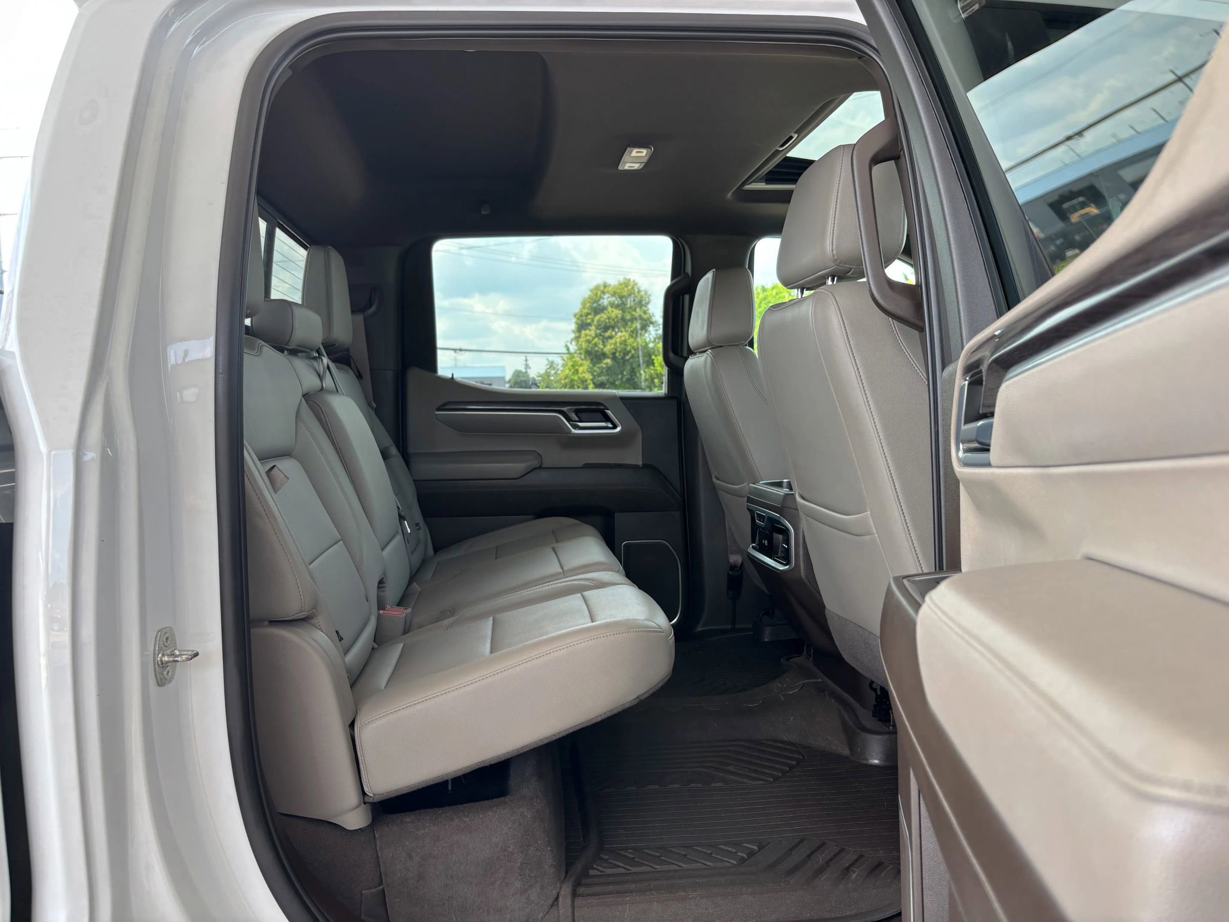 Used 2022 Chevrolet Silverado 1500 LTZ w/ LTZ Convenience Package II image 17