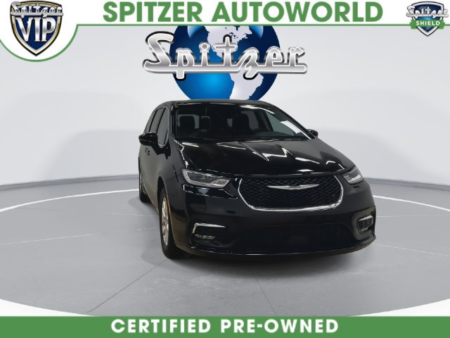 Used 2024 Chrysler Pacifica Touring-L FWD image 6