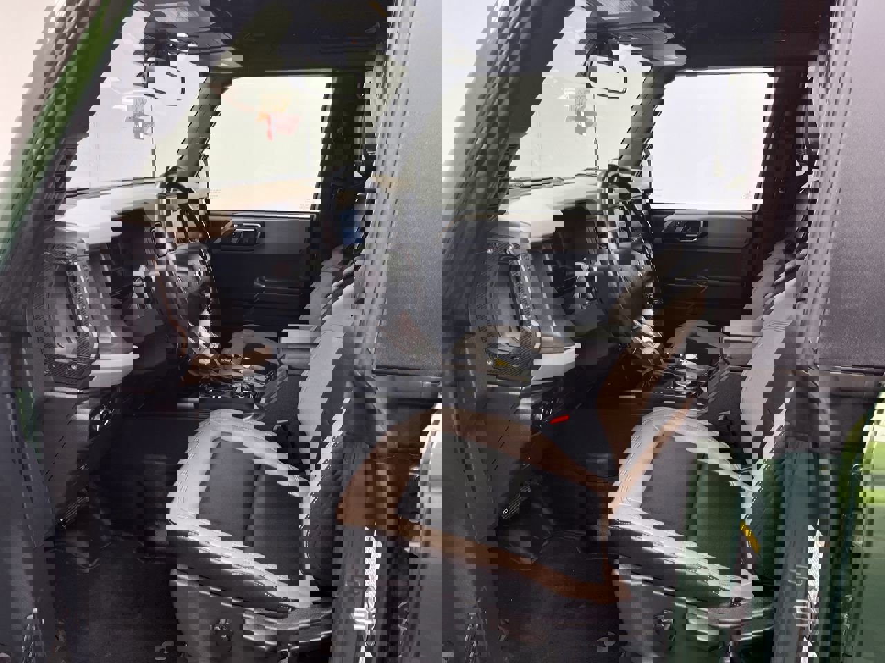 Certified 2024 Ford Bronco Big Bend image 3