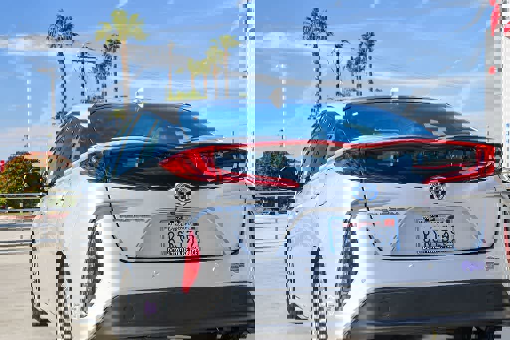 Used 2019 Toyota Prius Prime Advanced image 6