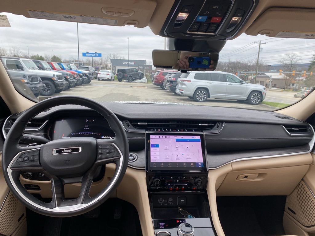 Used 2022 Jeep Grand Cherokee L Limited w/ Luxury Tech Group II image 9