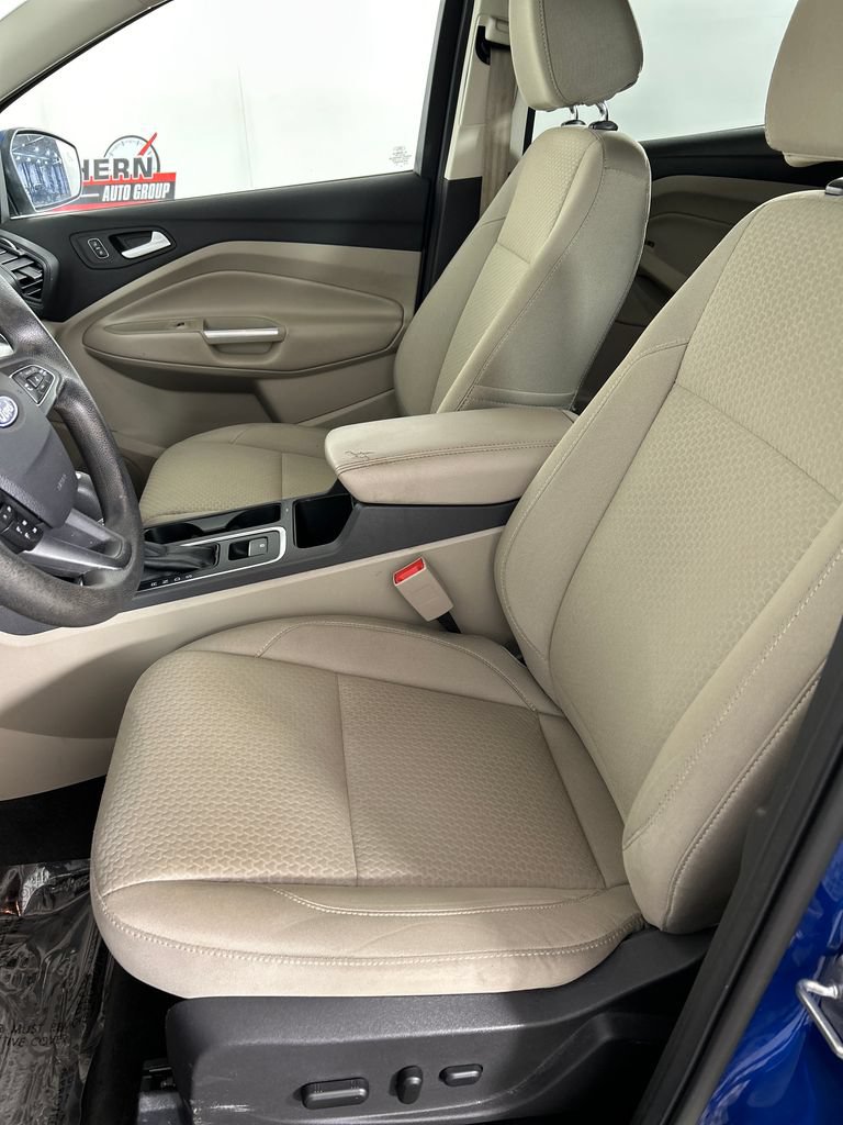 Used 2017 Ford Escape SE w/ Equipment Group 201A AWD/4WD image 12