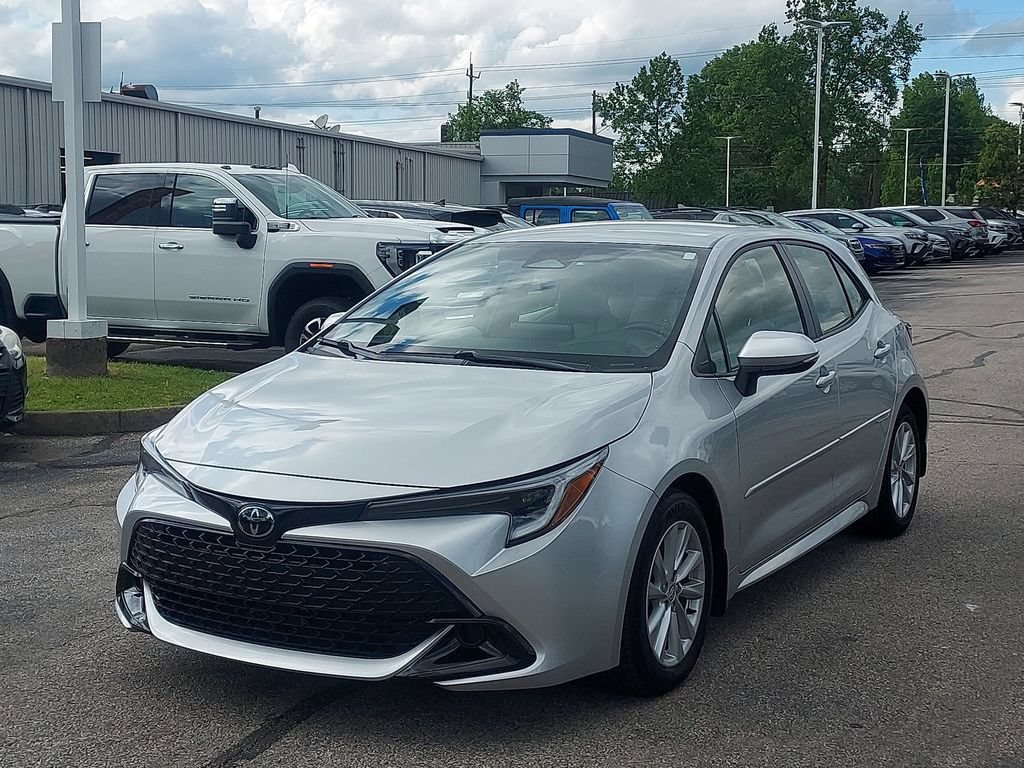 Used 2024 Toyota Corolla SE FWD image 3