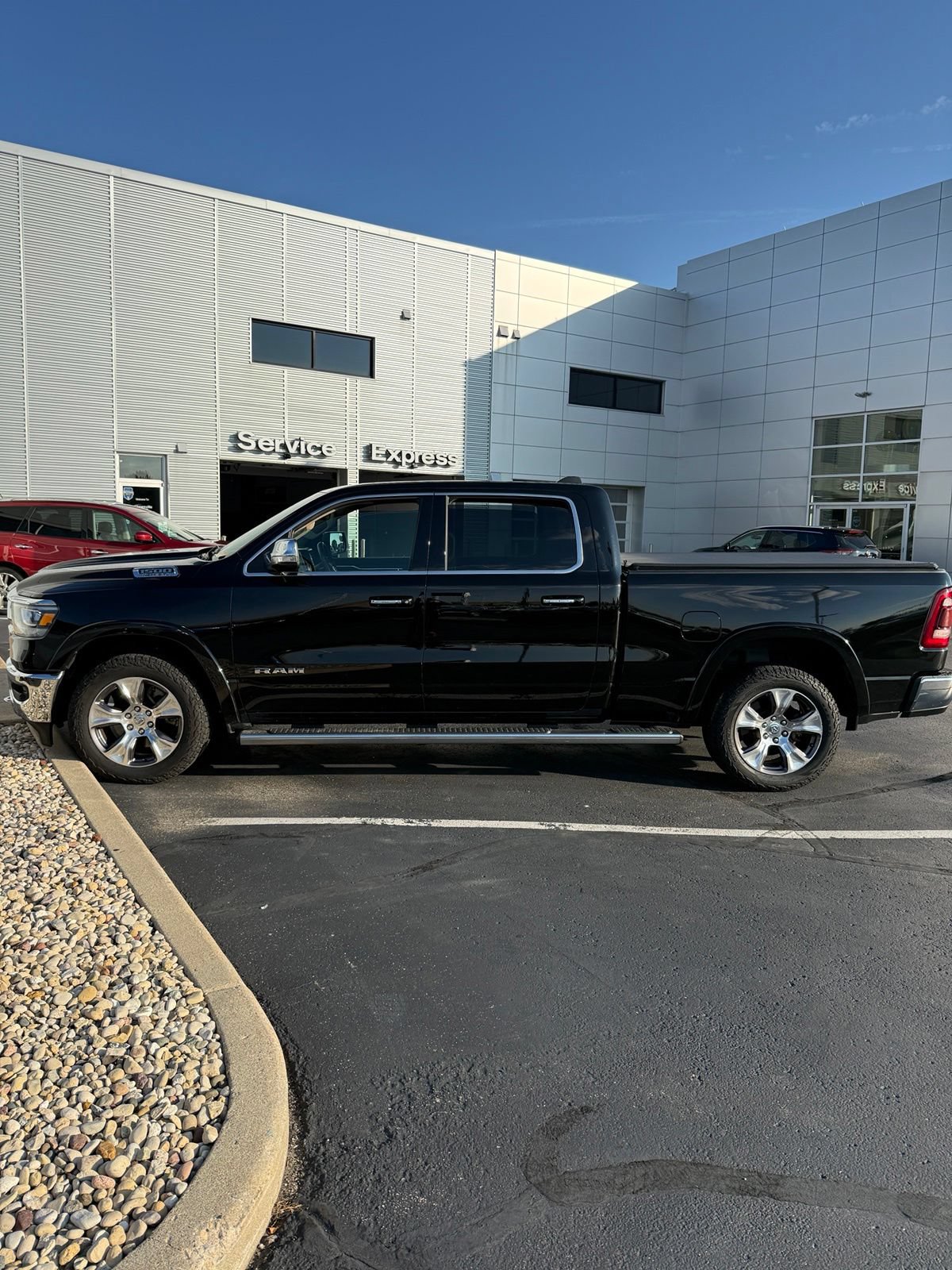 Used 2021 RAM 1500 Laramie AWD/4WD image 2