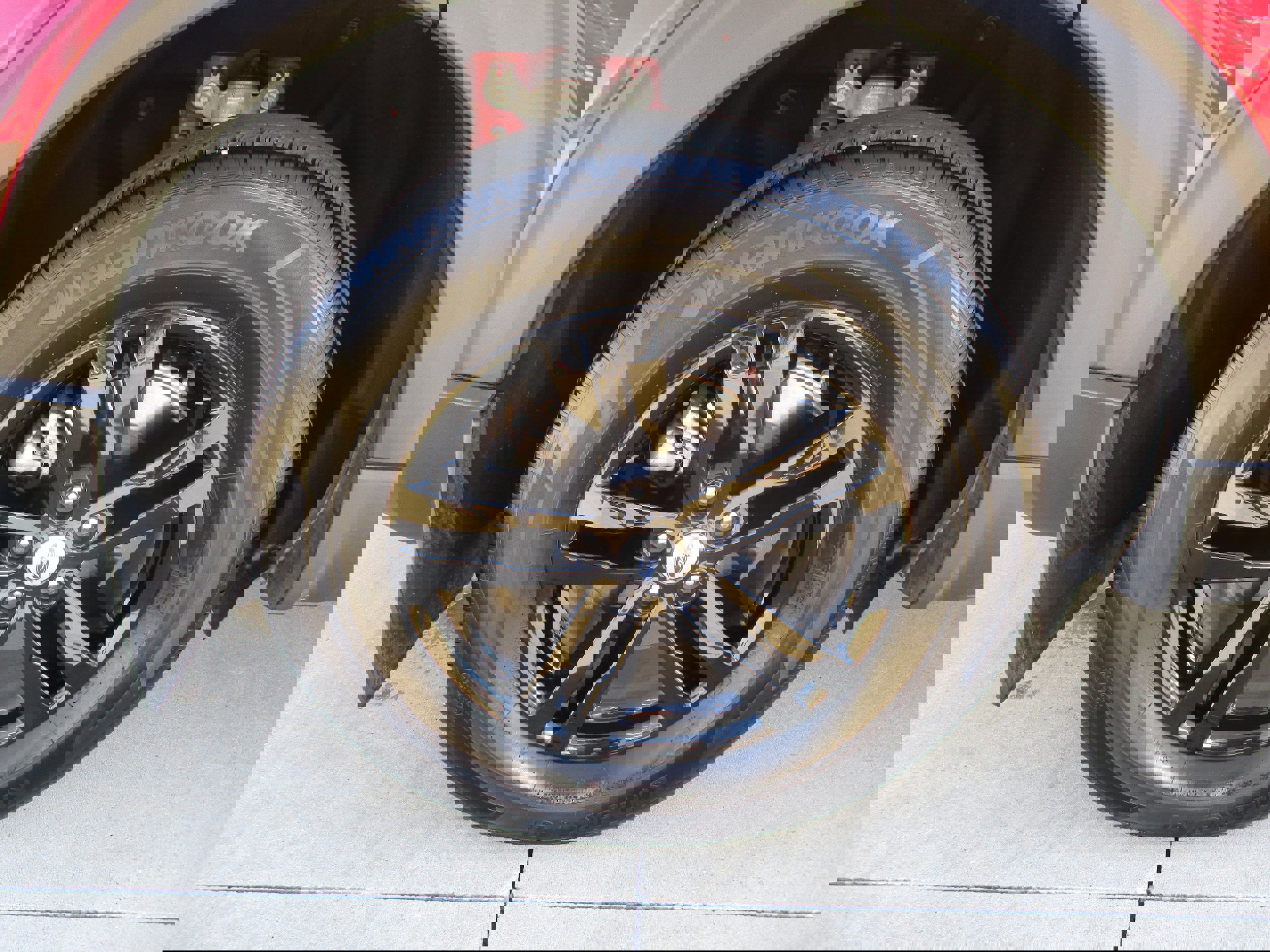 Used 2023 Ford Explorer XLT image 12