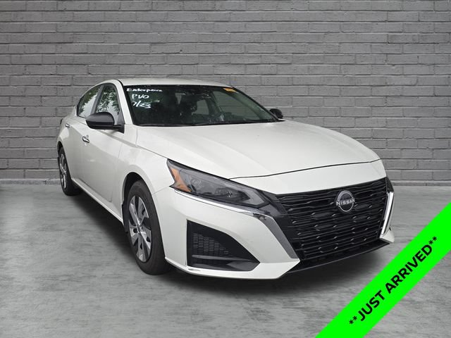 Certified 2024 Nissan Altima 2.5 S FWD image 1