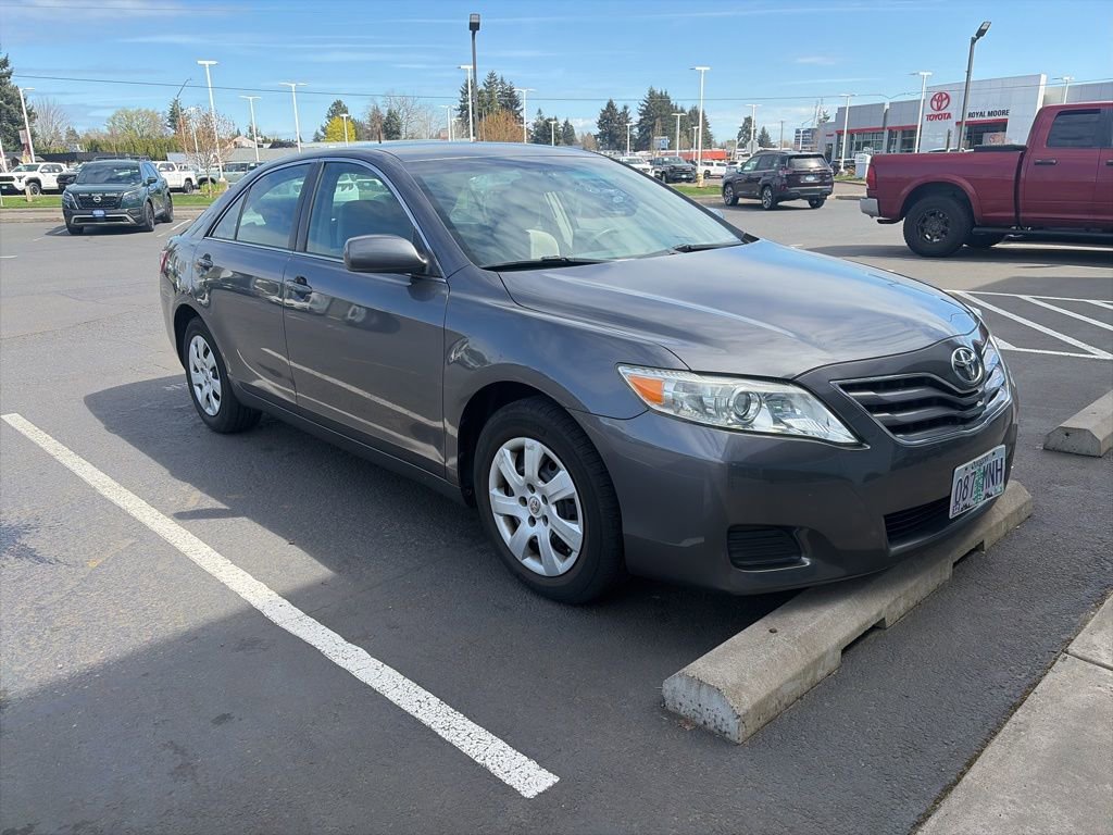 Used 2011 Toyota Camry LE image 6