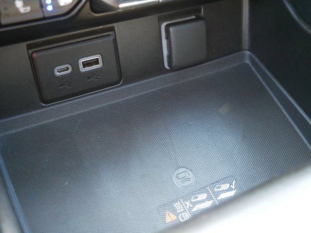 Used 2021 Chevrolet Suburban Premier w/ Premium Package AWD/4WD image 24