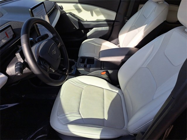 Certified 2025 Ford Mustang Mach-E Premium image 31