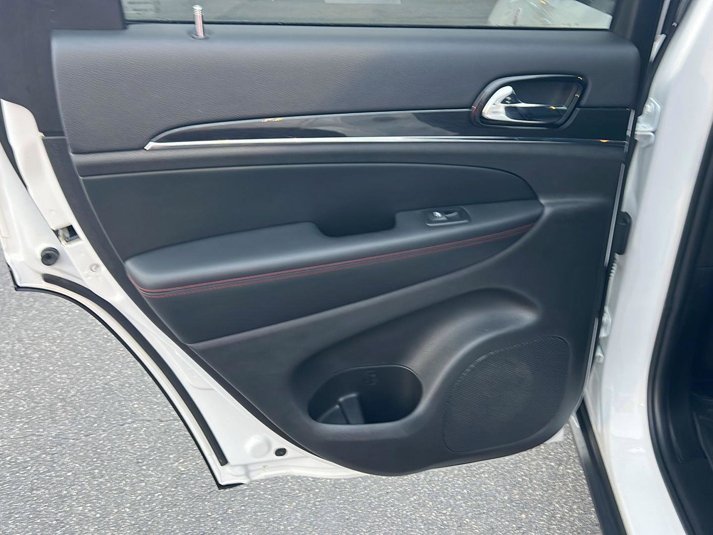 Used 2021 Jeep Grand Cherokee Trailhawk w/ Trailhawk Luxury Group image 18