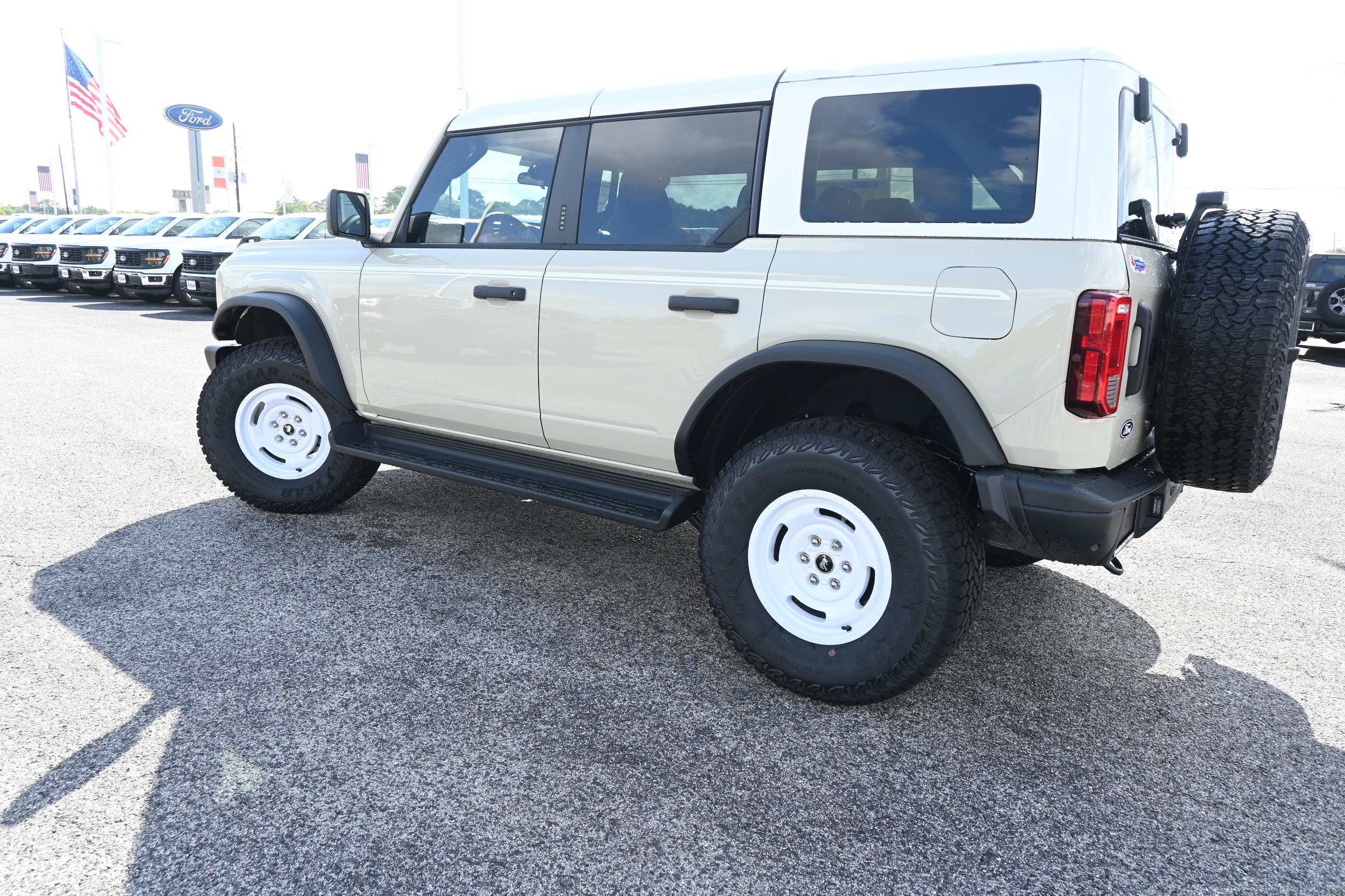 New 2026 Ford Bronco Heritage Edition AWD/4WD image 7