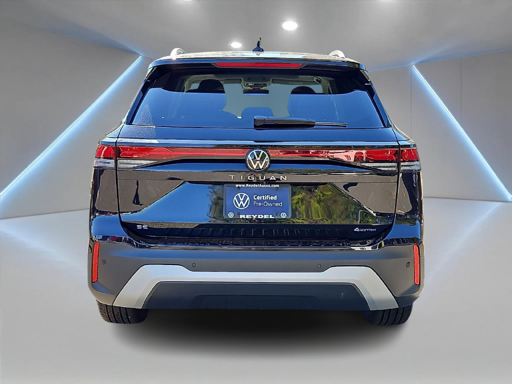 Certified 2025 Volkswagen Tiguan SE w/ Panoramic Sunroof Package AWD/4WD image 6