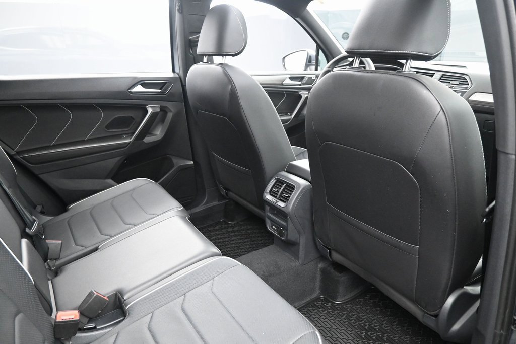 Used 2024 Volkswagen Tiguan SEL R-Line image 34