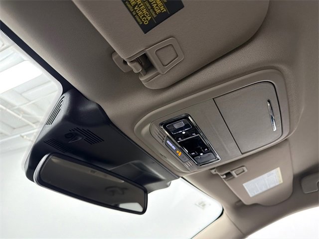 Used 2025 Lincoln Corsair AWD image 30