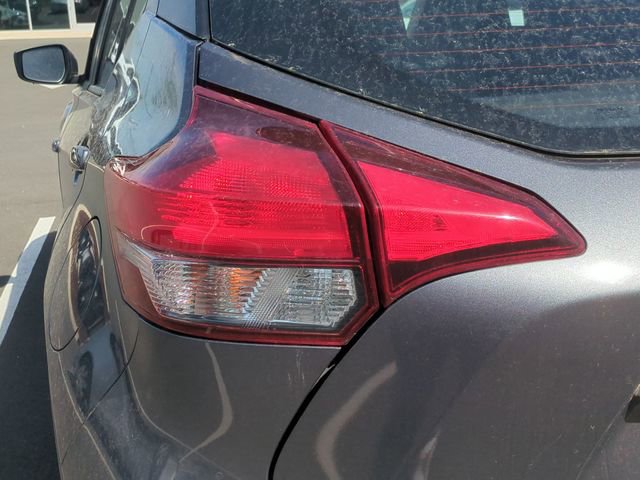 Used 2018 Nissan Kicks SV image 12