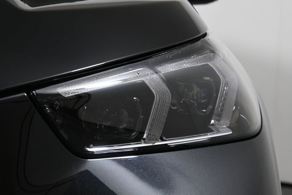 Used 2026 BMW X1 xDrive28i w/ Technology Package image 11